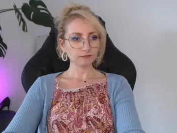 Bongacams Watch Live Sex Cams of CinderellaMoon