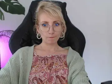 Bongacams Watch Live Sex Cams of CinderellaMoon
