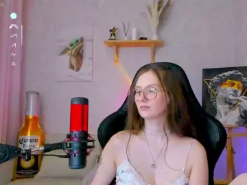 Bongacams Watch Live Sex Cams of -Lovely
