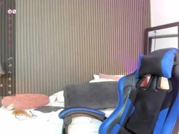 Bongacams Watch Live Sex Cams of lizzarobert