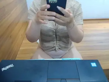 Bongacams Private Sex Chat of --Luna--