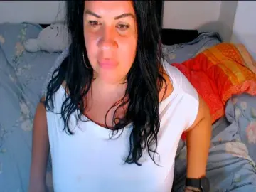 Bongacams Watch Live Sex Cams of LustfulL3ps
