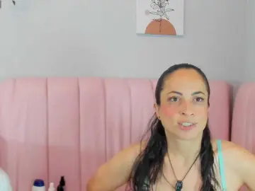 Bongacams Live Sex Cam of Luciecarter