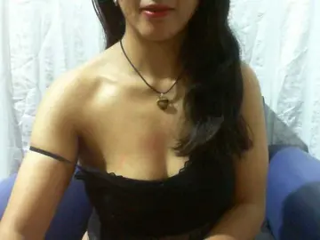 Bongacams Watch Live Sex Cams of Cyah2