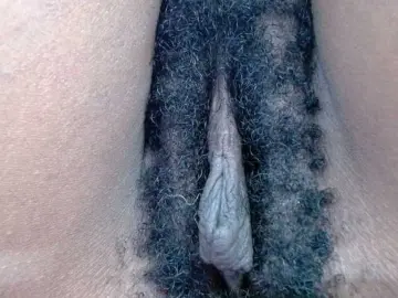 Bongacams Free Porn Cam of Skinybitchx