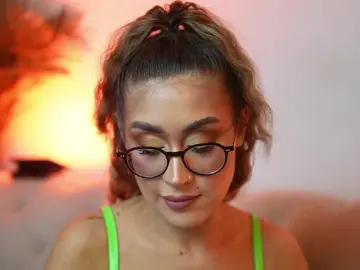 Bongacams Free Porn Cam of AileenKiss