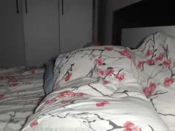 Bongacams Sex Cam of petitedanielle