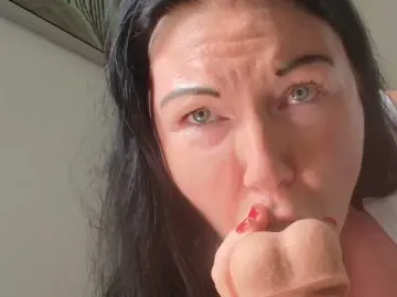 Bongacams Free Porn Cam of p6w-official