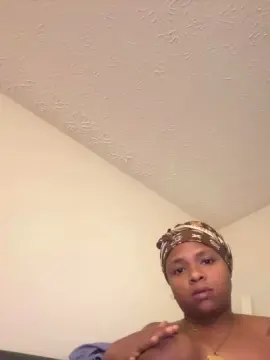 Cam4 Live Porn of Thickkmamii27
