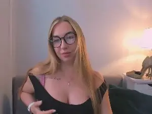 Cam4 Nude Webcam of AriaSexually