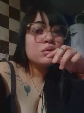 Cam4 Adult Video Chat of yamila36