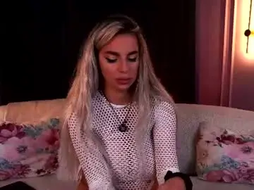 Chaturbate Live Sex Cam of pearlplenty