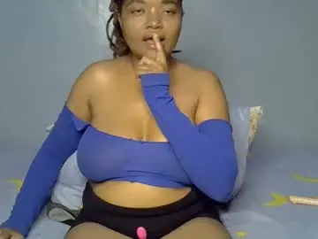 Chaturbate Live Sex Cam of busty_kenzi