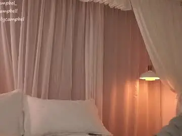 Chaturbate Live Sex Cam of emiilycampbell
