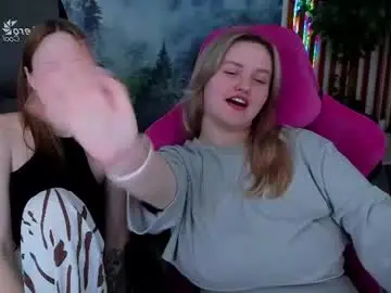 Chaturbate Live Sex Cam of damnwitchh