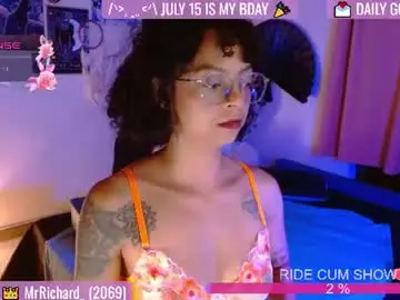 Chaturbate Live Sex Cam of sweet_bluee