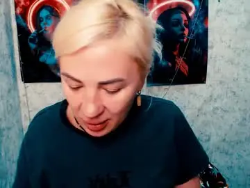 Chaturbate Free Live Porn of alinafrey_