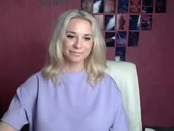 Chaturbate Live Sex Cam of moonsusanna
