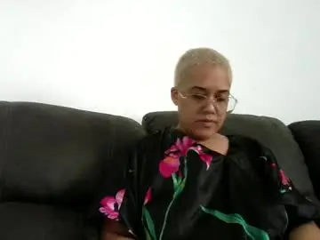 Chaturbate Best live sex cam show of ladycinnabon