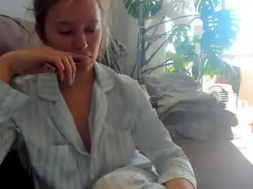 Chaturbate Live Sex Cam of foxy_blond