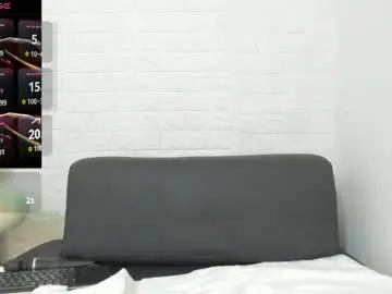 Chaturbate Live Sex Cam of melannie_roses