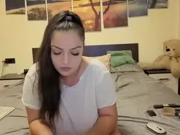 Chaturbate Live Sex Cam of adellineee