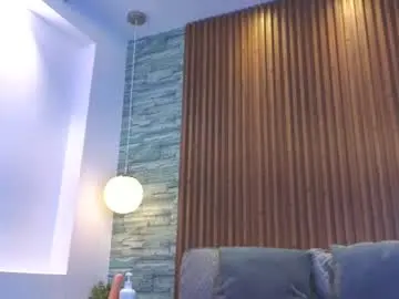 Chaturbate Watch Live Sex Cams of mia_milf_x
