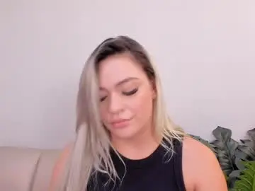 Chaturbate Best live sex cam show of milaowens
