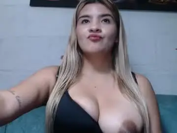 Chaturbate Live Sex Cam of kittyzevee_
