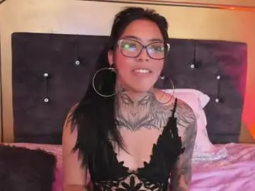 Chaturbate Live Sex Cam of gahia_thompson