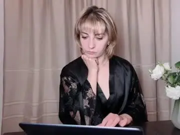 Chaturbate Sex Chat of crystalfever_