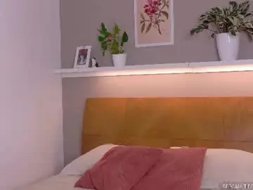 Chaturbate Live Sex Cam of sarah_rayy