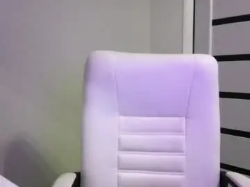 Chaturbate Free Porn Cam of foxyshy_x