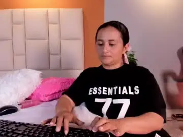 Chaturbate Watch Live Sex Cams of zafiro__brown