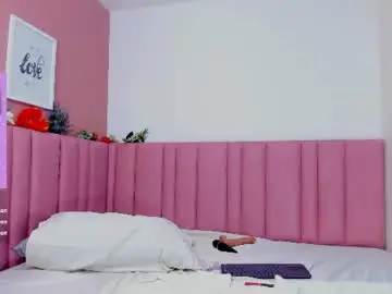 Chaturbate Live Sex Cam of iris_cuteface