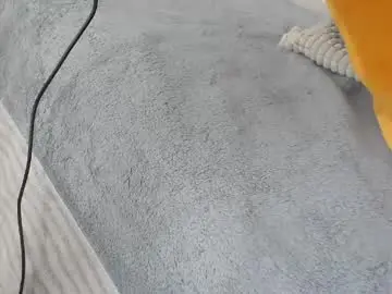Chaturbate Live Sex Cam of single_fox_4u