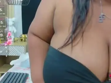 Chaturbate Free Porn Cam of curvyhomebebe