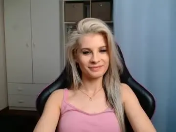 Chaturbate Live Sex Cam of kristineamore