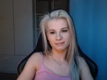 Chaturbate Live Sex Cam of kristineamore