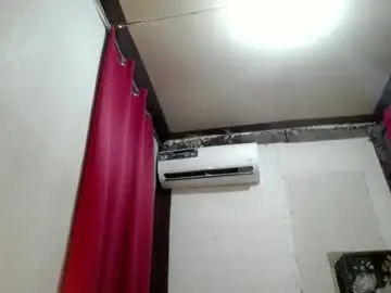 Chaturbate Sex Cam of kisses_asian143