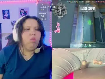 Chaturbate Live Sex Cam of crystal_velvet01