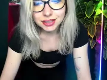 Chaturbate Nude Webcam of heidi_pleasure