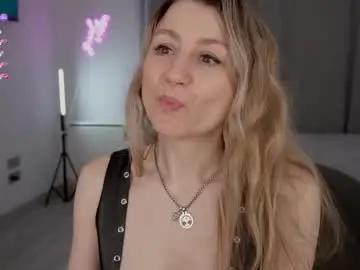 Chaturbate Live Sex of milanacamgirl