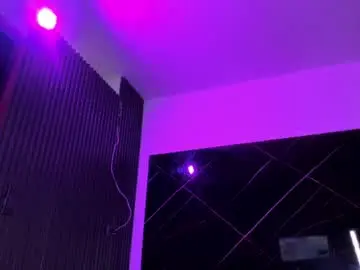 Chaturbate Free Live Porn of nina_hazee_