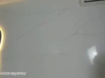 Chaturbate Live Sex Cam of abril_victoria