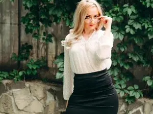 Myfreecams Adult Webcam of White_flwer