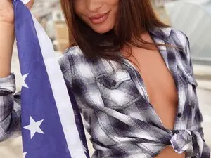 Myfreecams Watch Live Sex Cams of SweetRossie