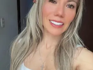 Myfreecams Sex Cam of Camila_velvett