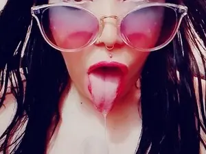 Myfreecams Nude Webcam of Sharonnleon