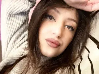 Streamate Live Sex Cam of Dyandra